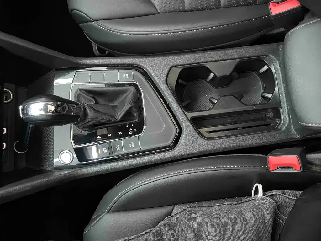 Volkswagen Tharu 2022 из CN, фото 10