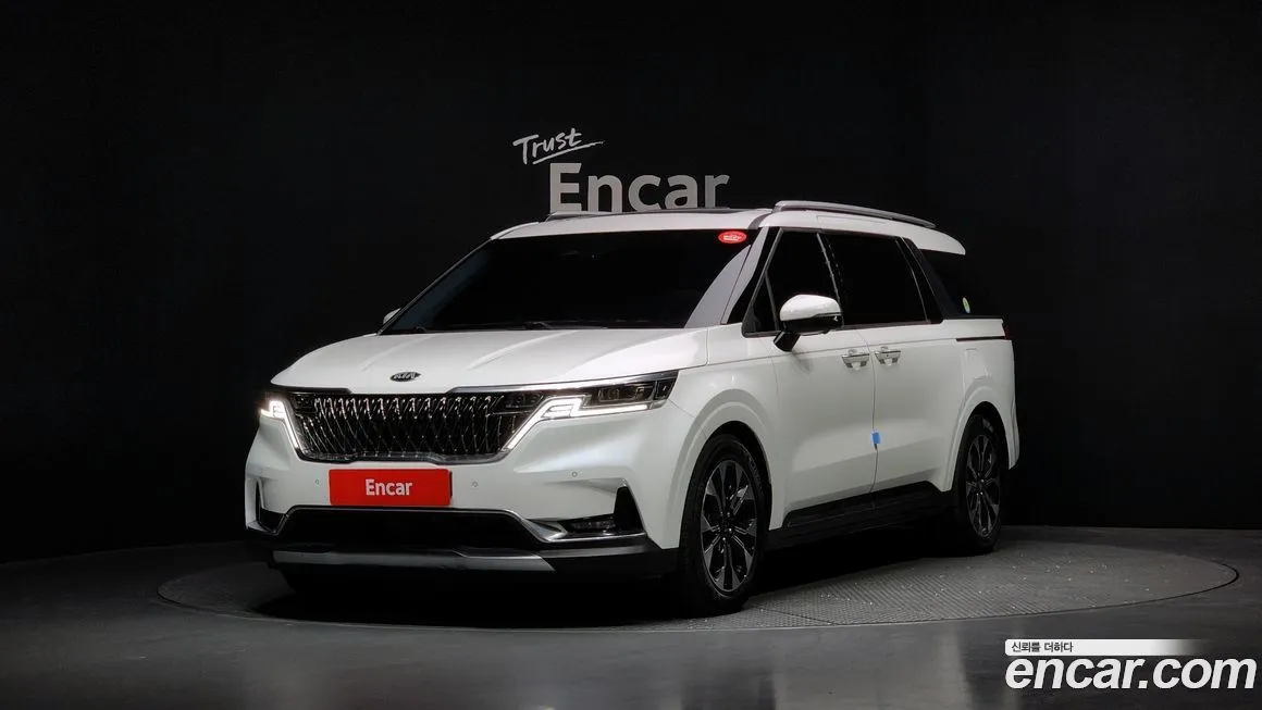 Kia Carnival — фото 1