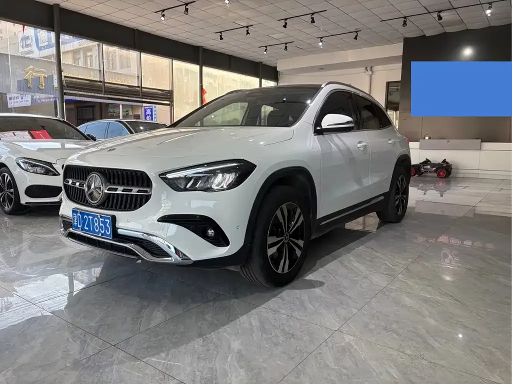 Mercedes-Benz GLA — фото 1