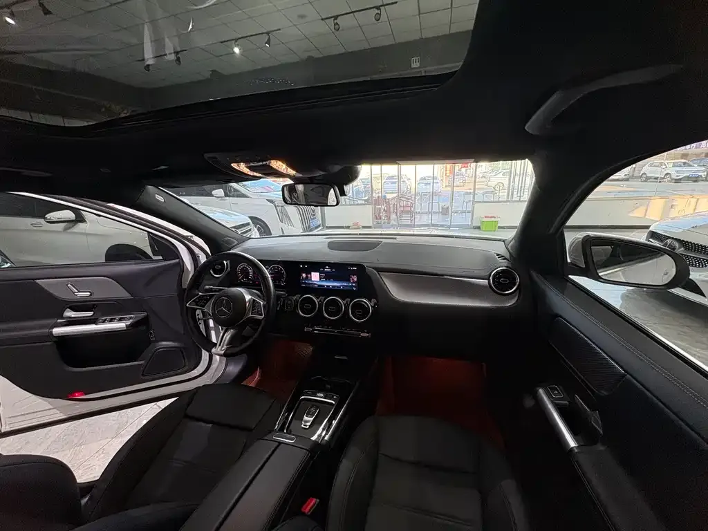 Mercedes-Benz GLA — фото 6