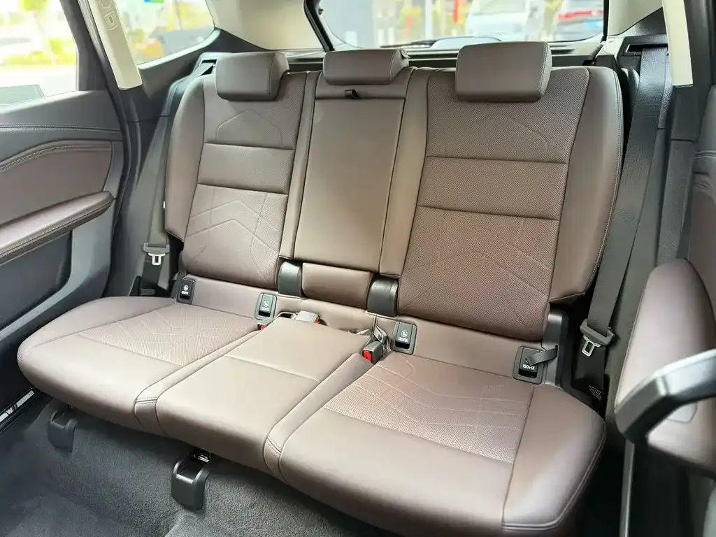 BMW X1 2025 из CN, фото 9