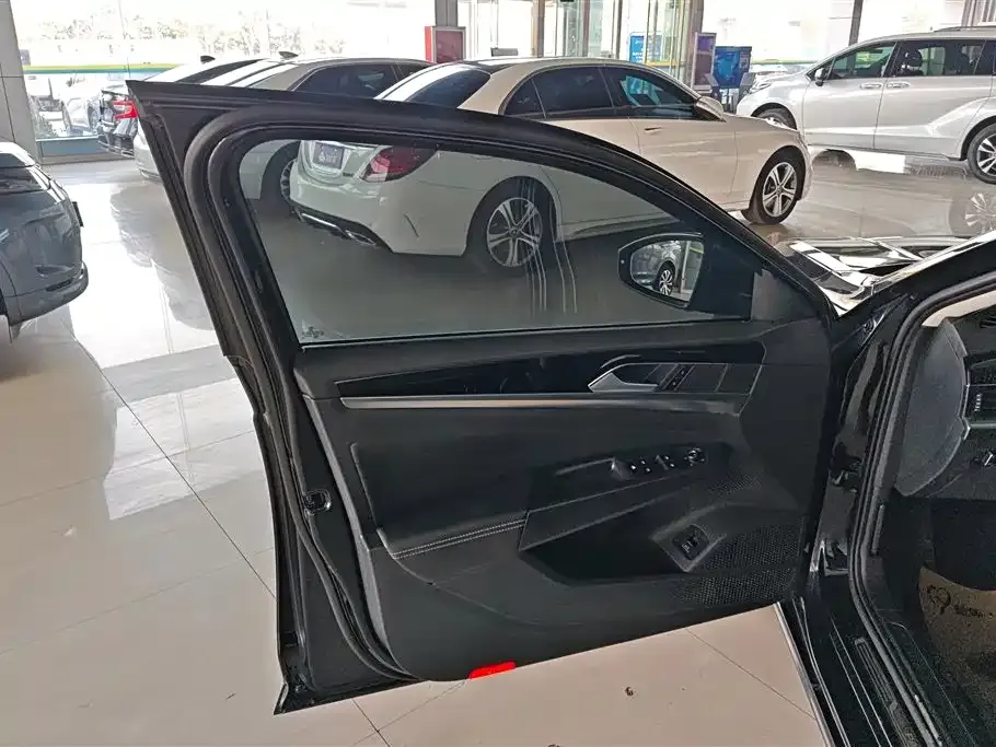 Volkswagen Passat — фото 7