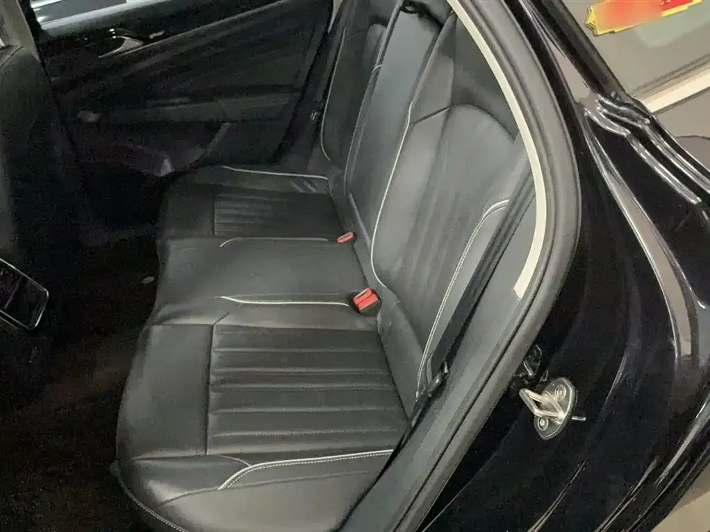 Volkswagen Passat 2022 из CN, фото 10