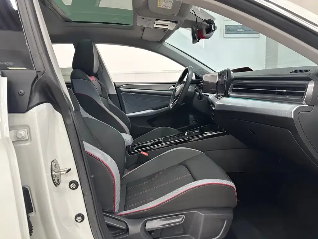 Volkswagen Lamando 2024 из CN, фото 7