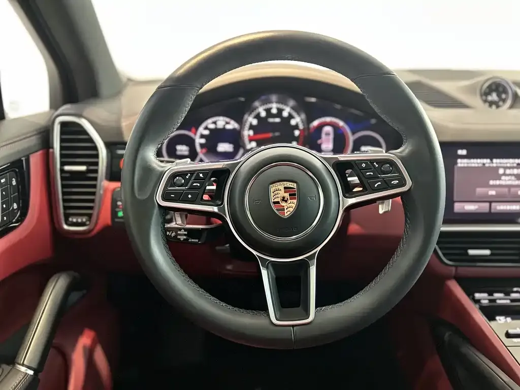 Porsche Cayenne — фото 4