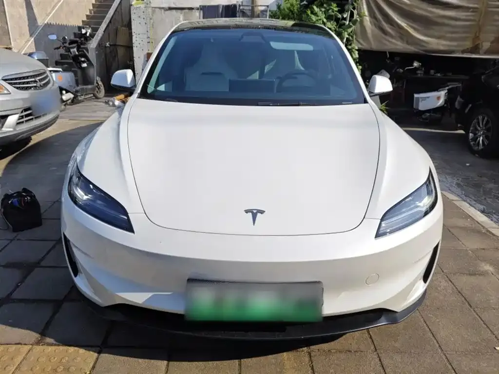 Tesla Model 3 — фото 3