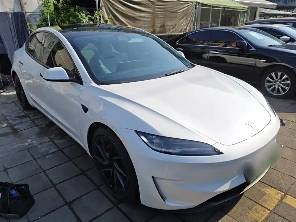 Tesla Model 3 — фото 5