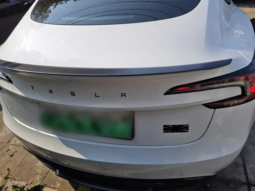 Tesla Model 3 — фото 2