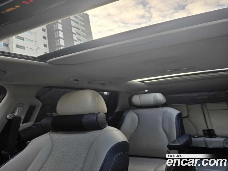 Kia Carnival — фото 1