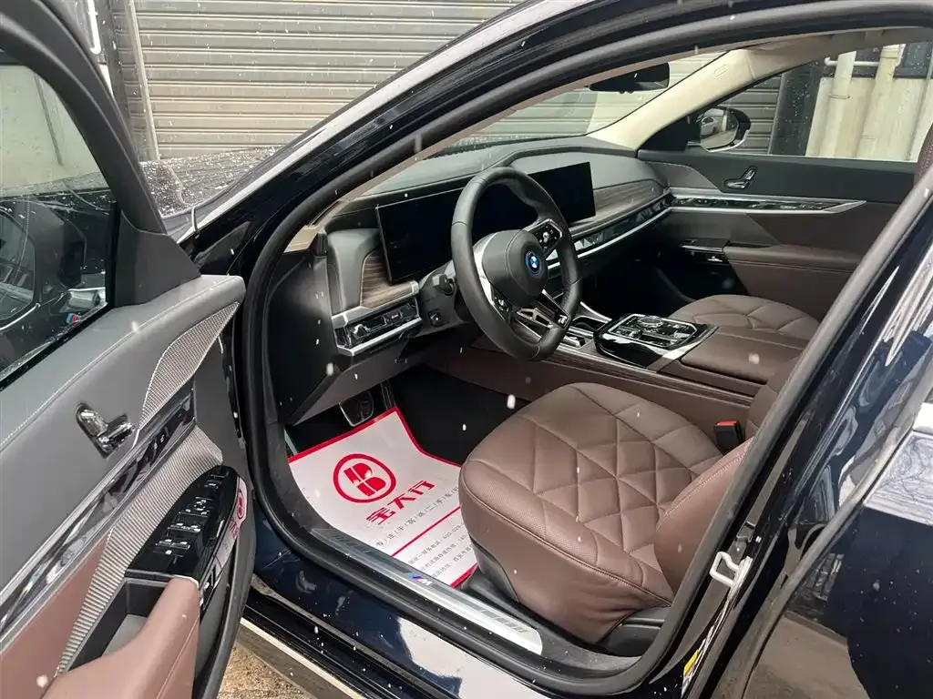 BMW i7 2024 из CN, фото 7