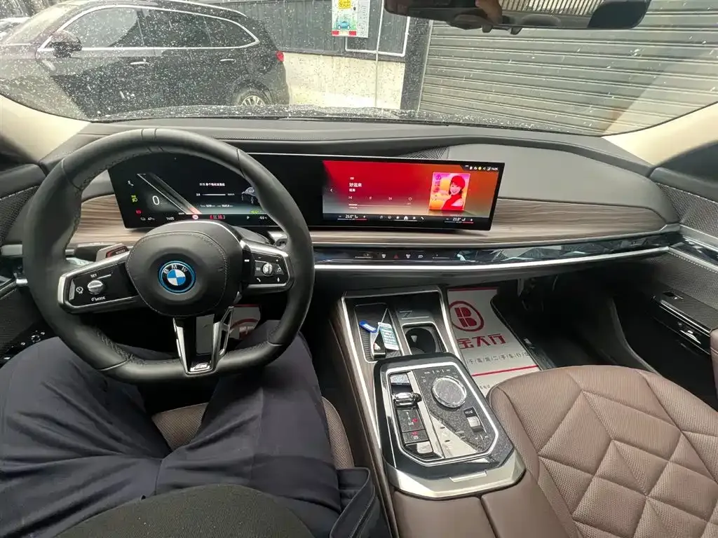 BMW i7 2024 из CN, фото 3