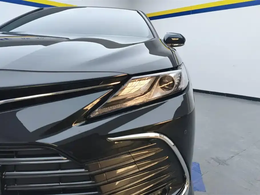 Toyota Camry — фото 5
