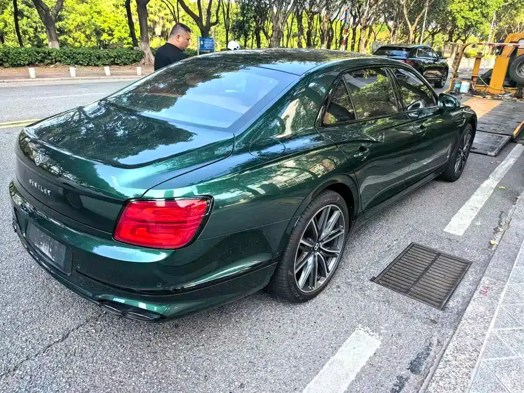 Bentley Flying Spur 2022 из CN, фото 7