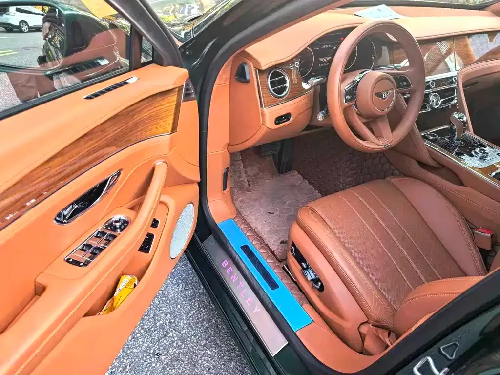 Bentley Flying Spur 2022 из CN, фото 10