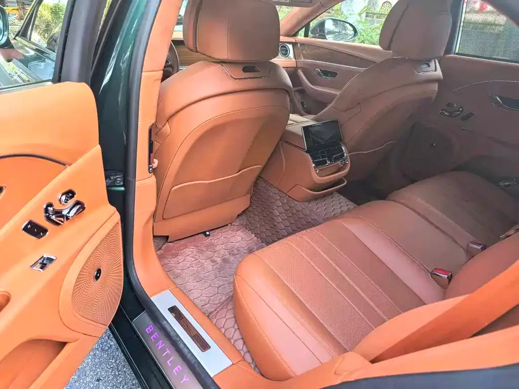 Bentley Flying Spur 2022 из CN, фото 8