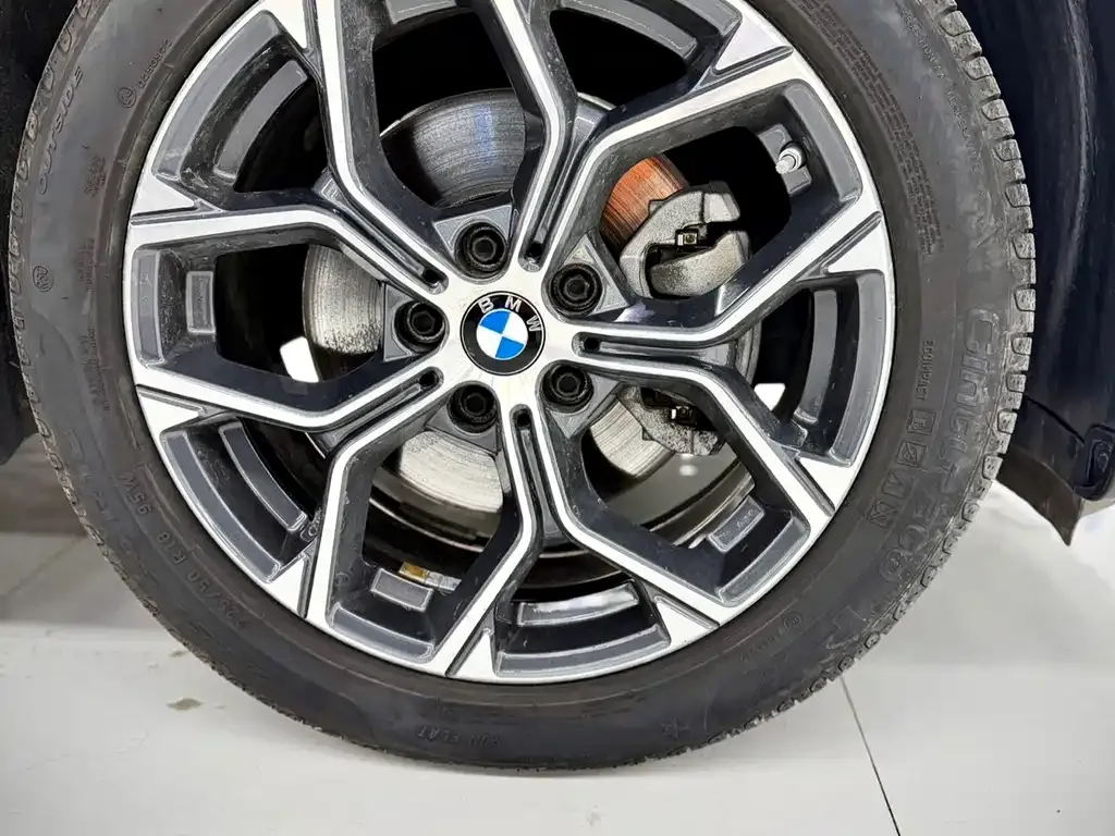 BMW X1 — фото 9