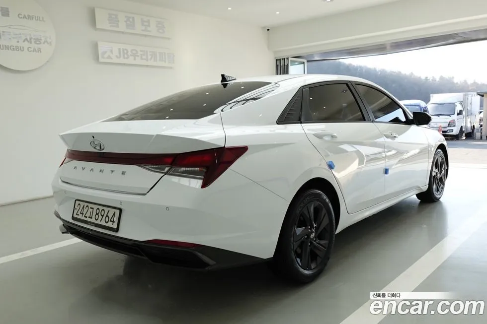 Hyundai AVANTE — фото 4