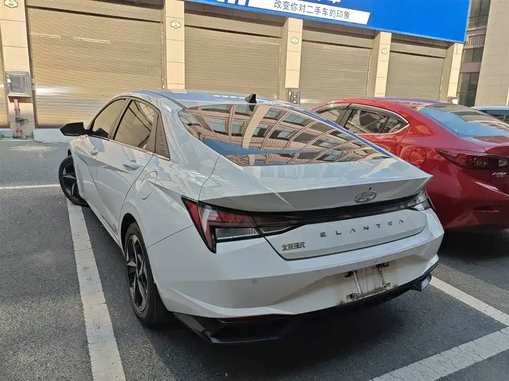 Hyundai Elantra — фото 4