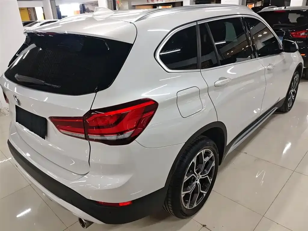 BMW X1 — фото 9