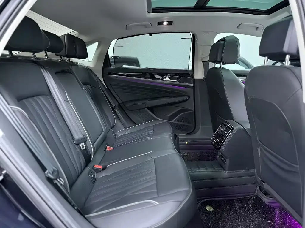 Volkswagen Passat — фото 8
