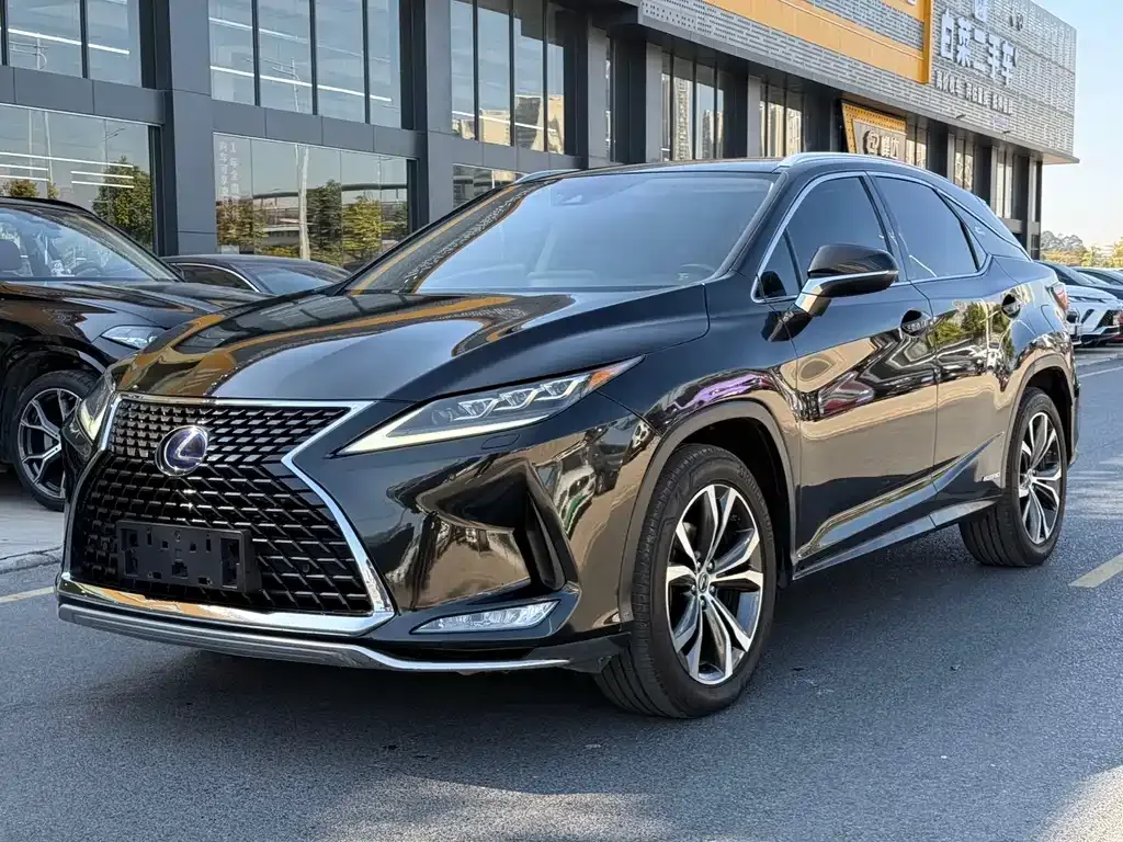 Lexus RX — фото 1