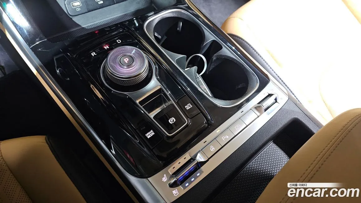 Kia Carnival — фото 10