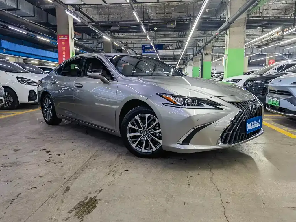 Lexus ES — фото 9