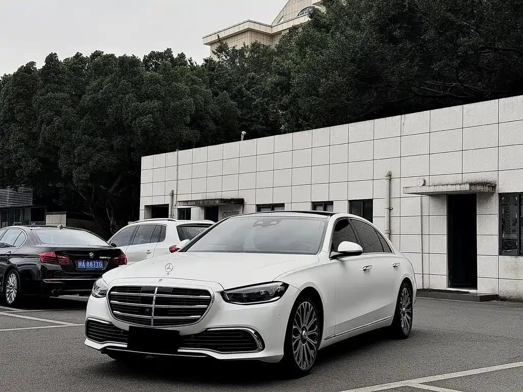 Mercedes-Benz S-Class — фото 1
