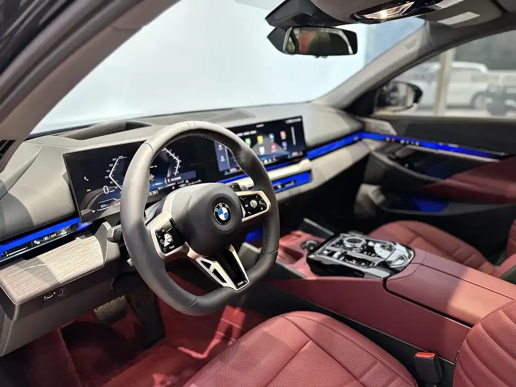 BMW 5 Series 2025 из CN, фото 8