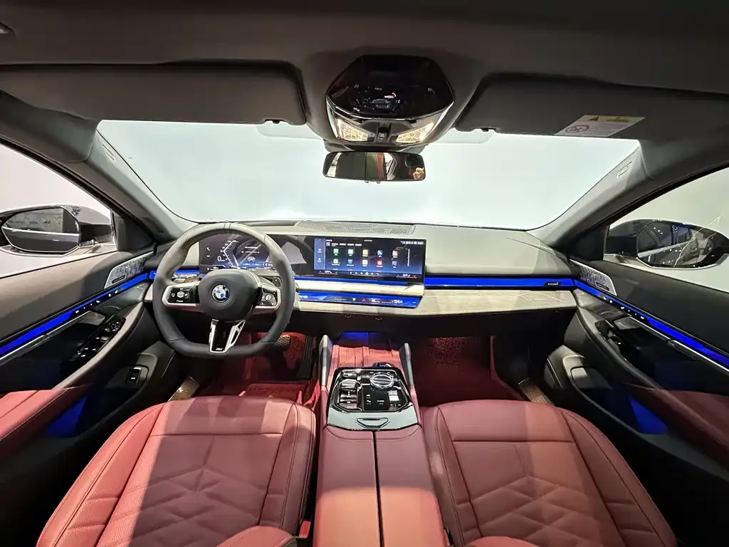 BMW 5 Series 2025 из CN, фото 6