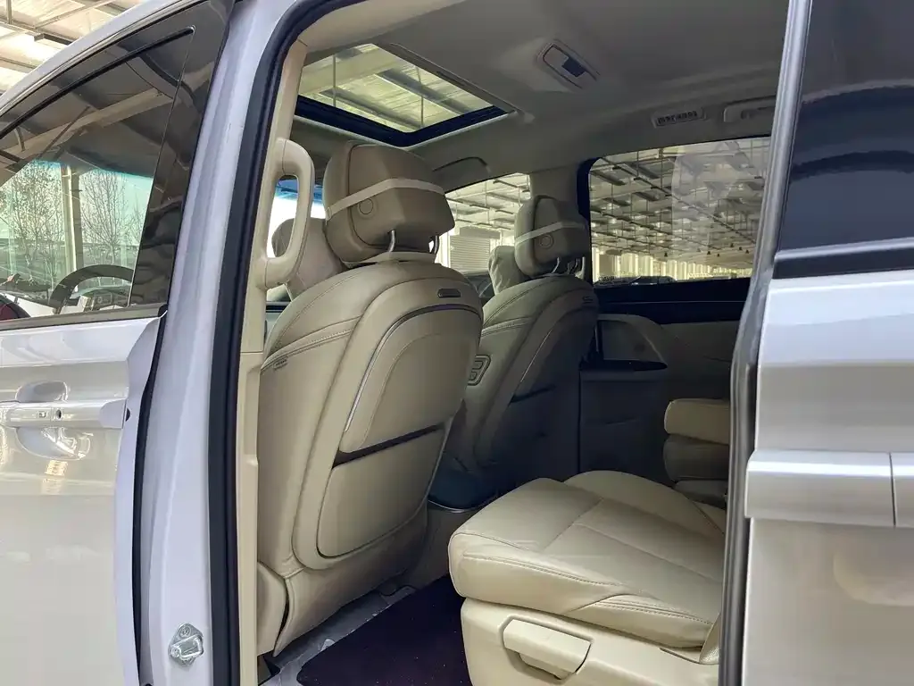 Buick GL8 2024 из CN, фото 2