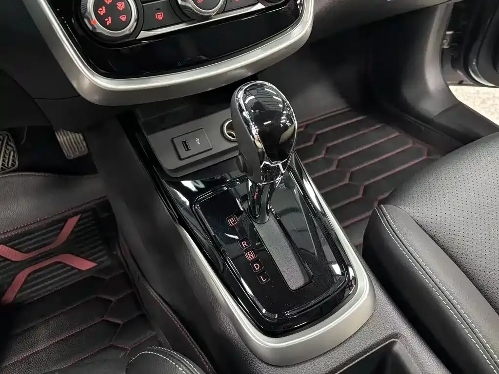 Nissan Tiida 2023 из CN, фото 9