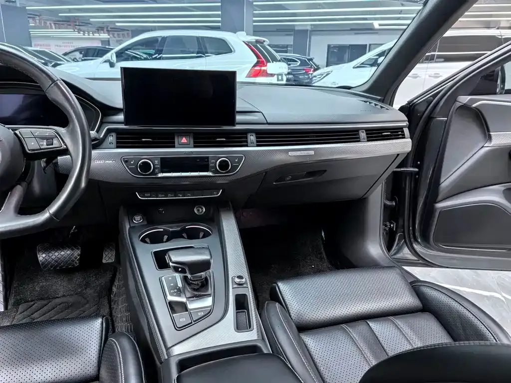 Audi A4L 2022 из CN, фото 10