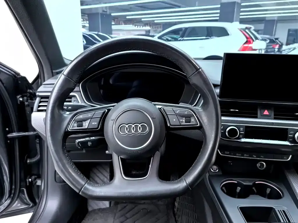 Audi A4L 2022 из CN, фото 9