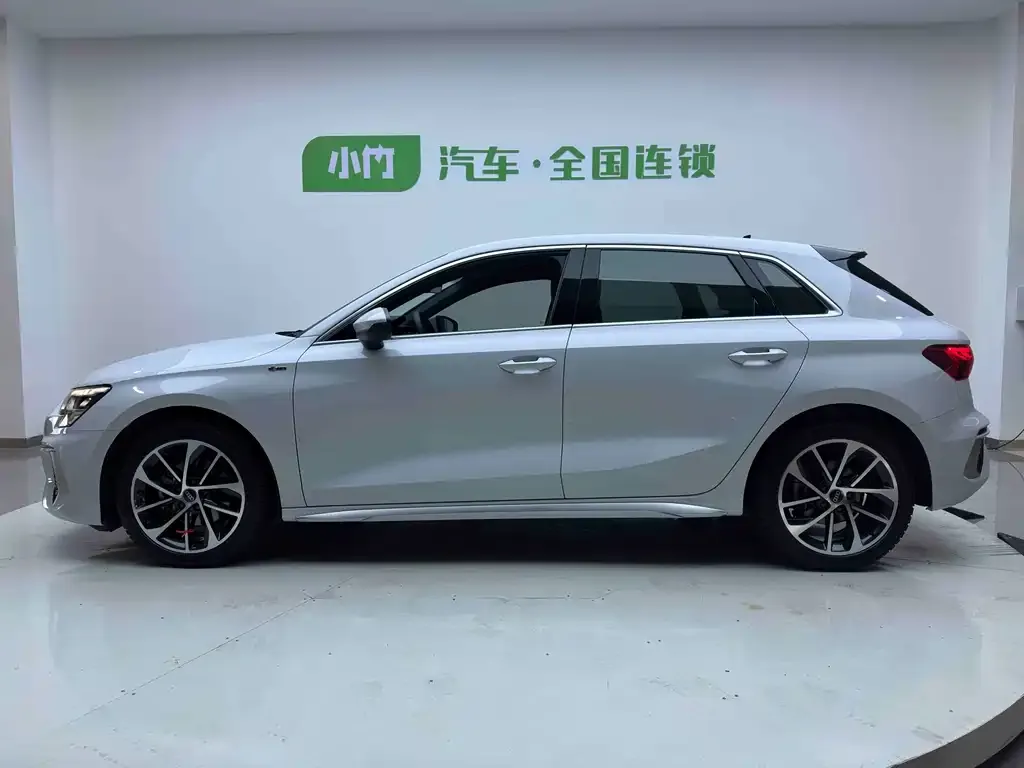 Audi A3 2023 из CN, фото 3