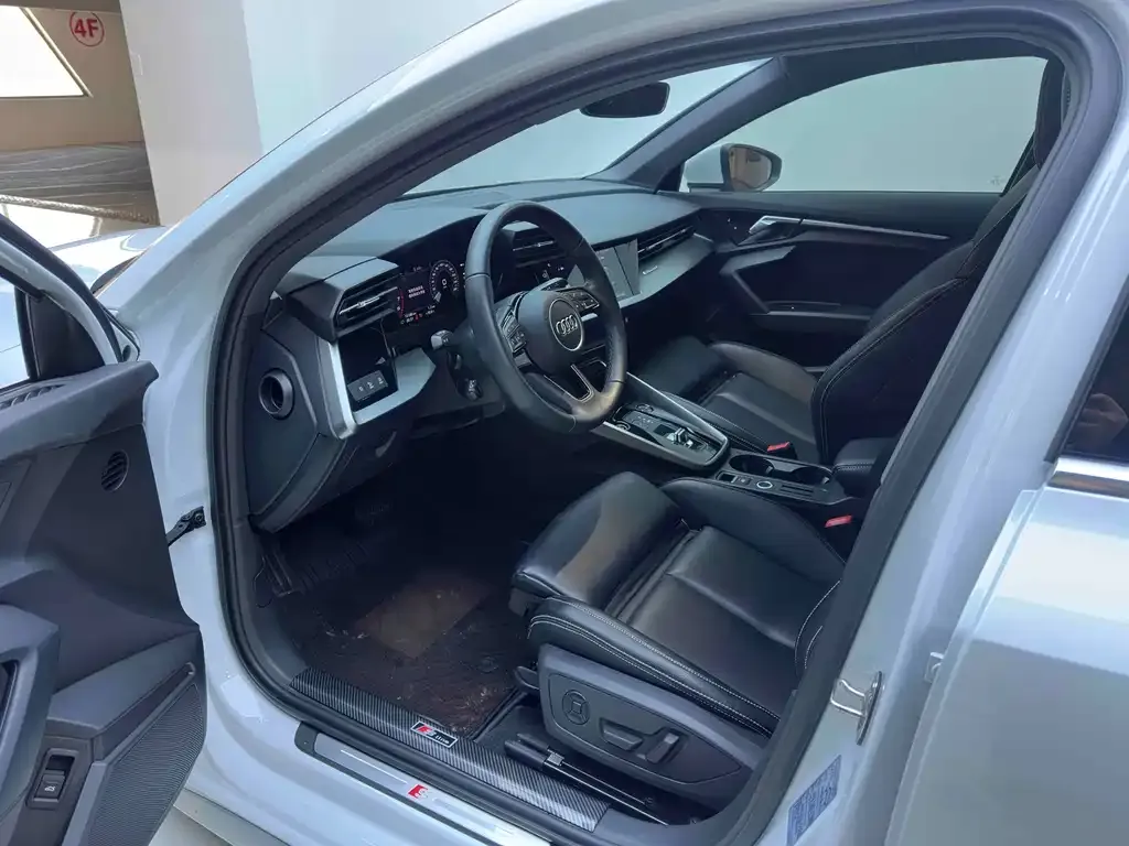 Audi A3 2023 из CN, фото 9