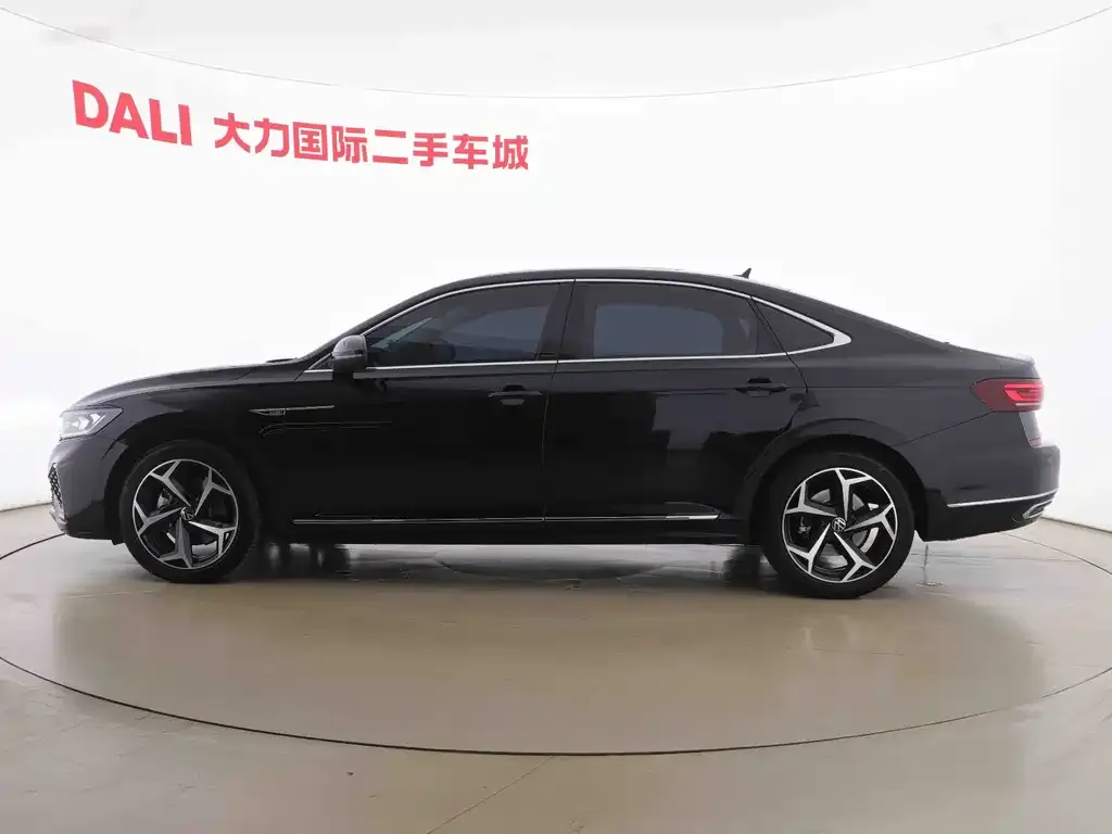 Volkswagen Passat 2024 из CN, фото 2