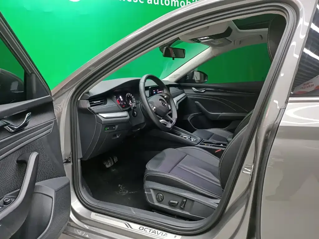 Skoda Octavia — фото 8