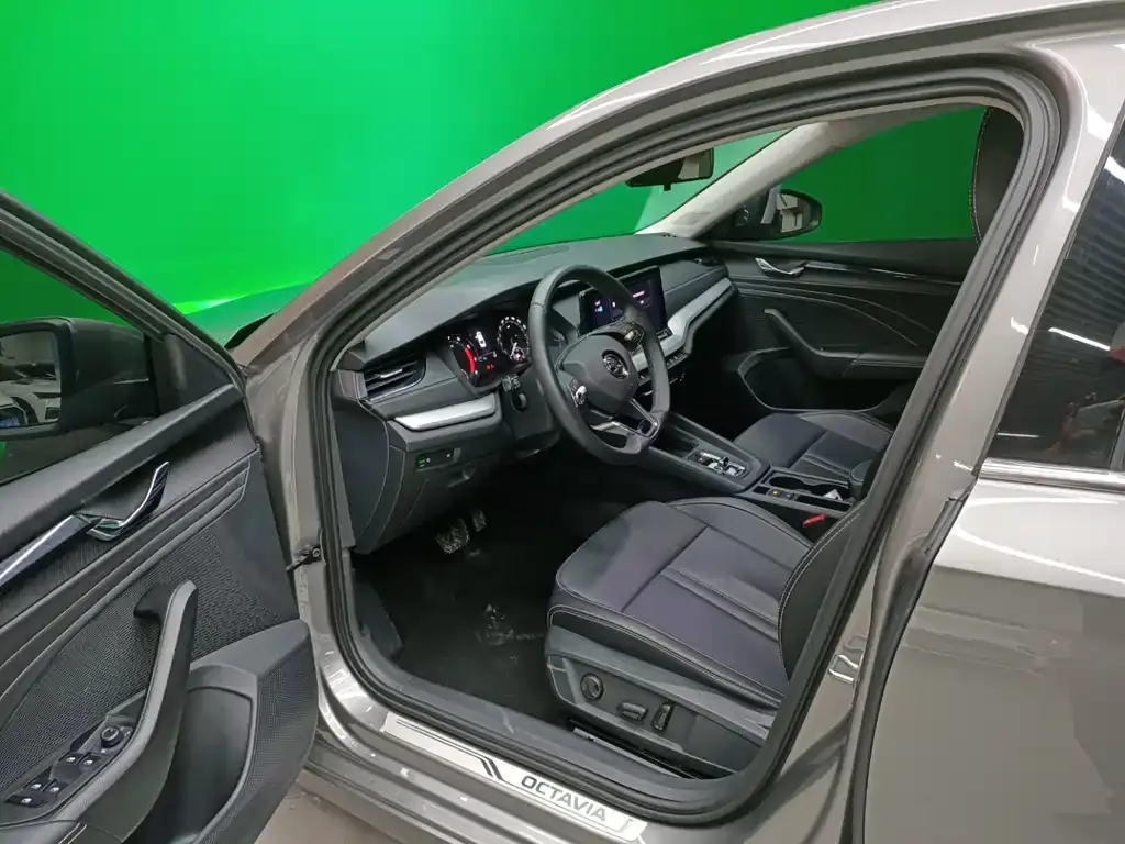 Skoda Octavia — фото 9