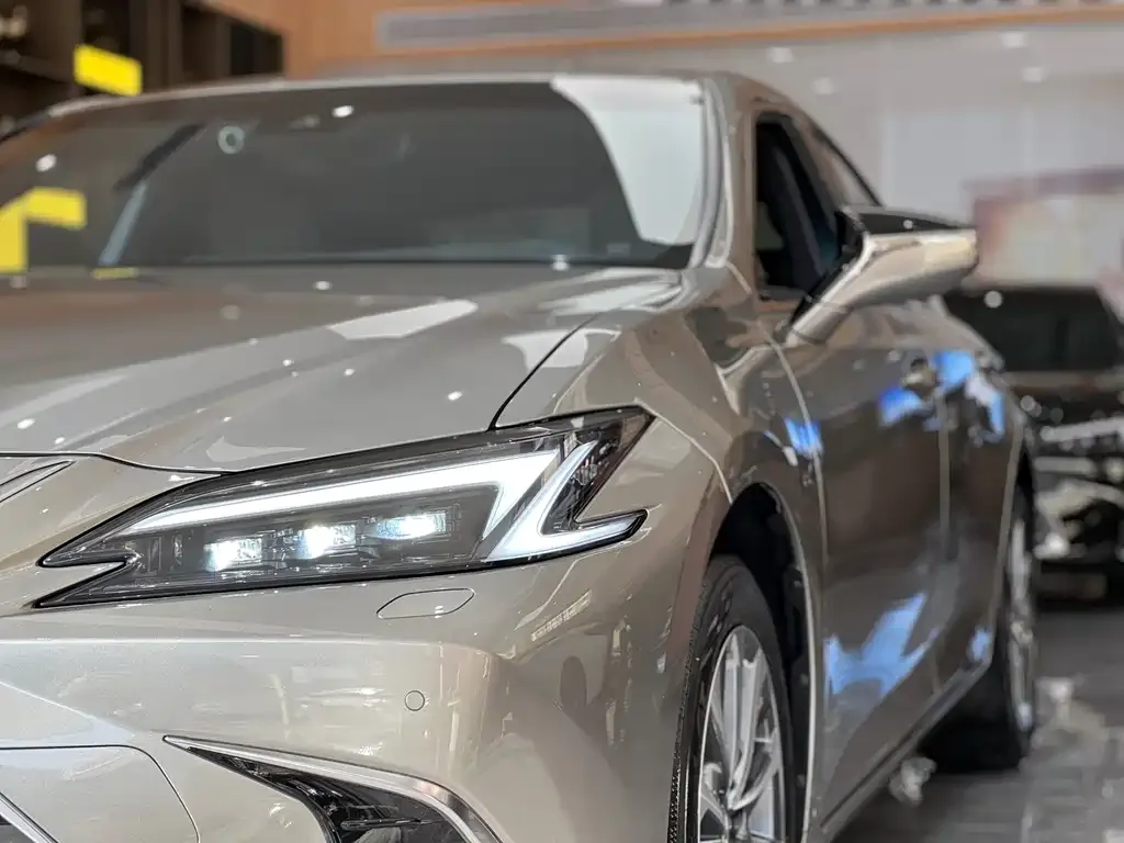 Lexus ES 2025 из CN, фото 3