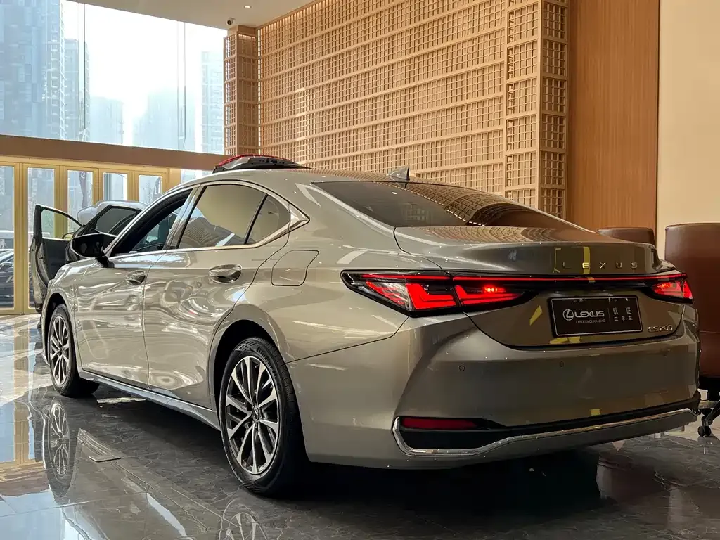 Lexus ES 2025 из CN, фото 8
