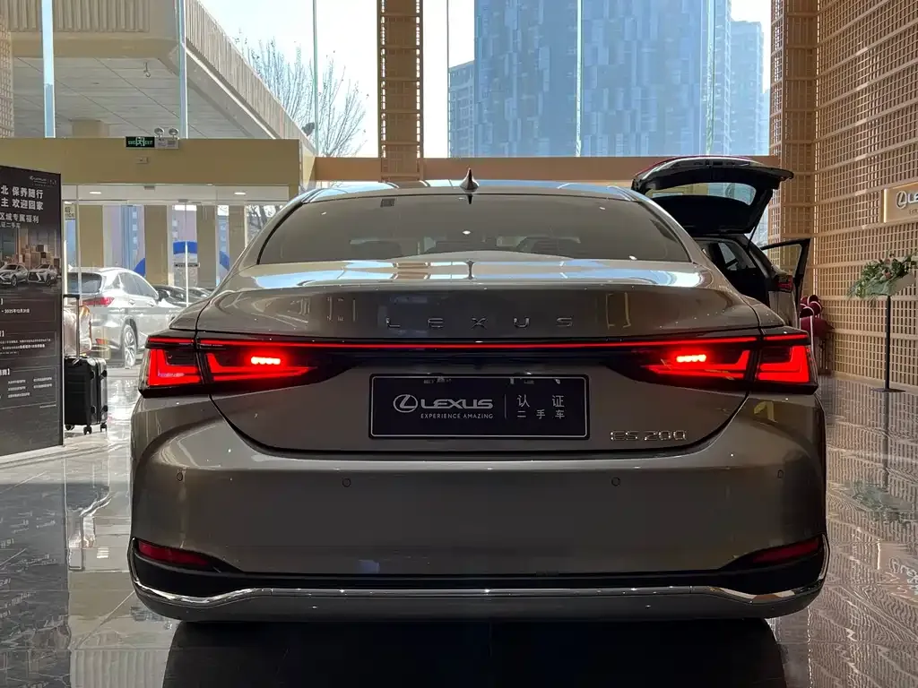 Lexus ES 2025 из CN, фото 4