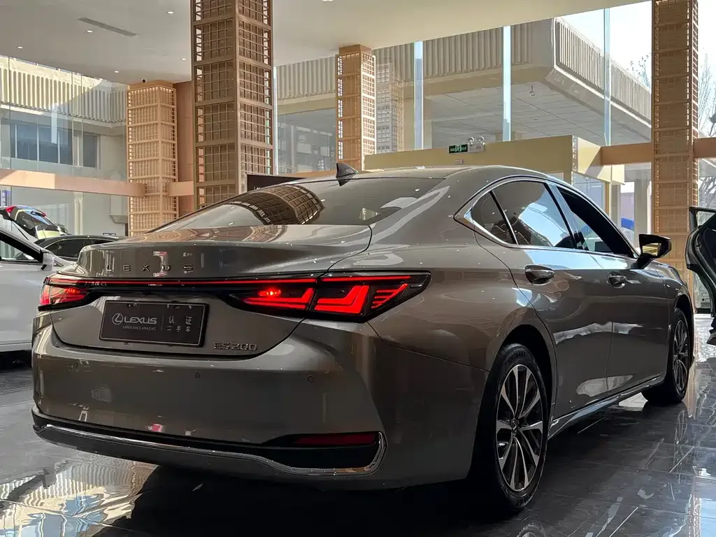 Lexus ES 2025 из CN, фото 10