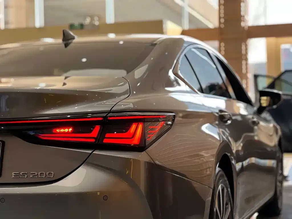 Lexus ES 2025 из CN, фото 7