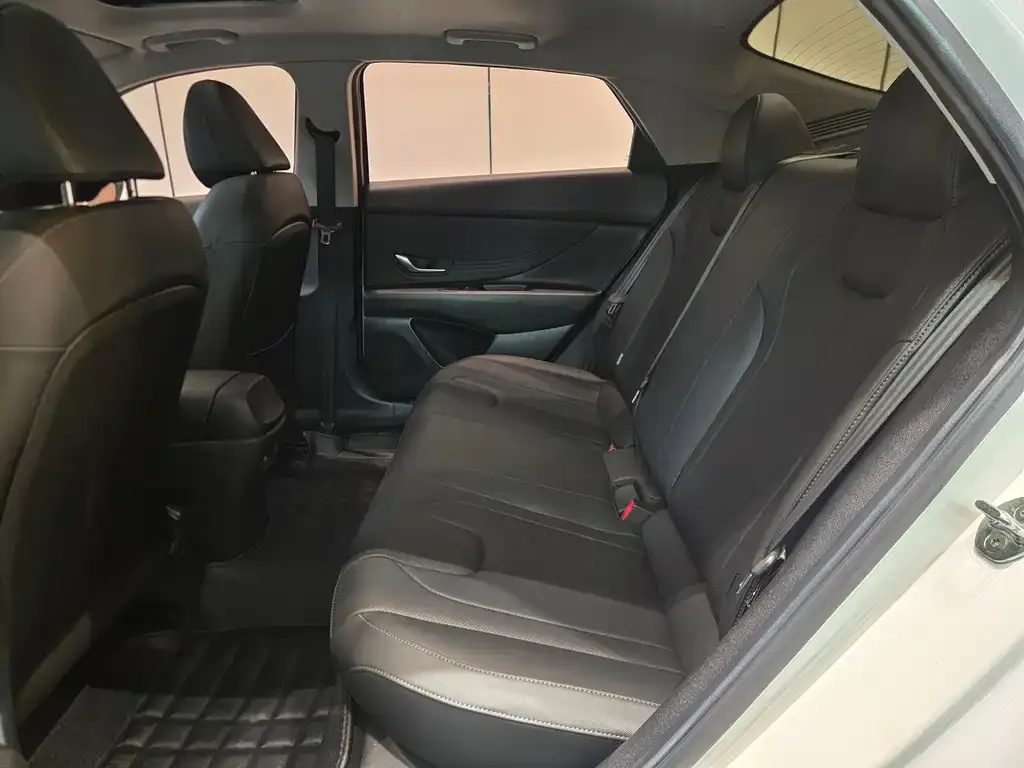 Hyundai Elantra 2021 из CN, фото 5