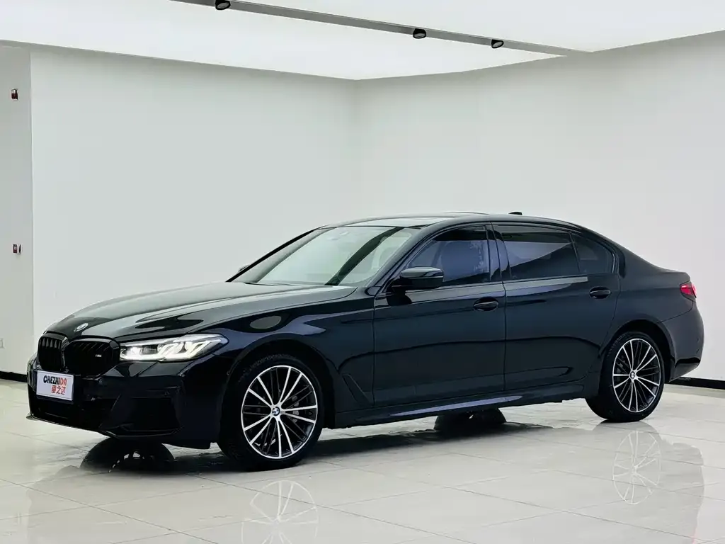 BMW 5 Series 2022 из CN, фото 1