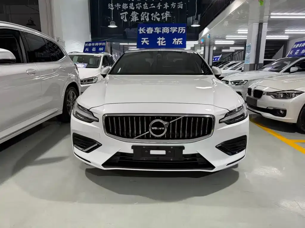 Volvo S60 2021 из CN, фото 1