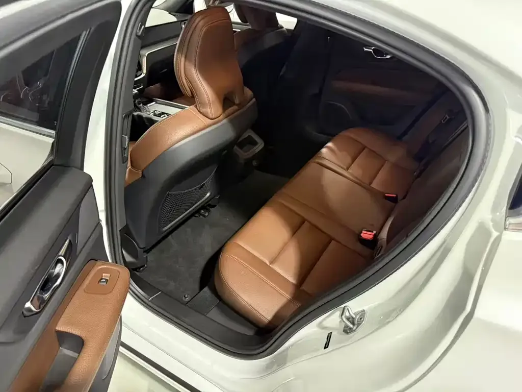 Volvo S60 2021 из CN, фото 10