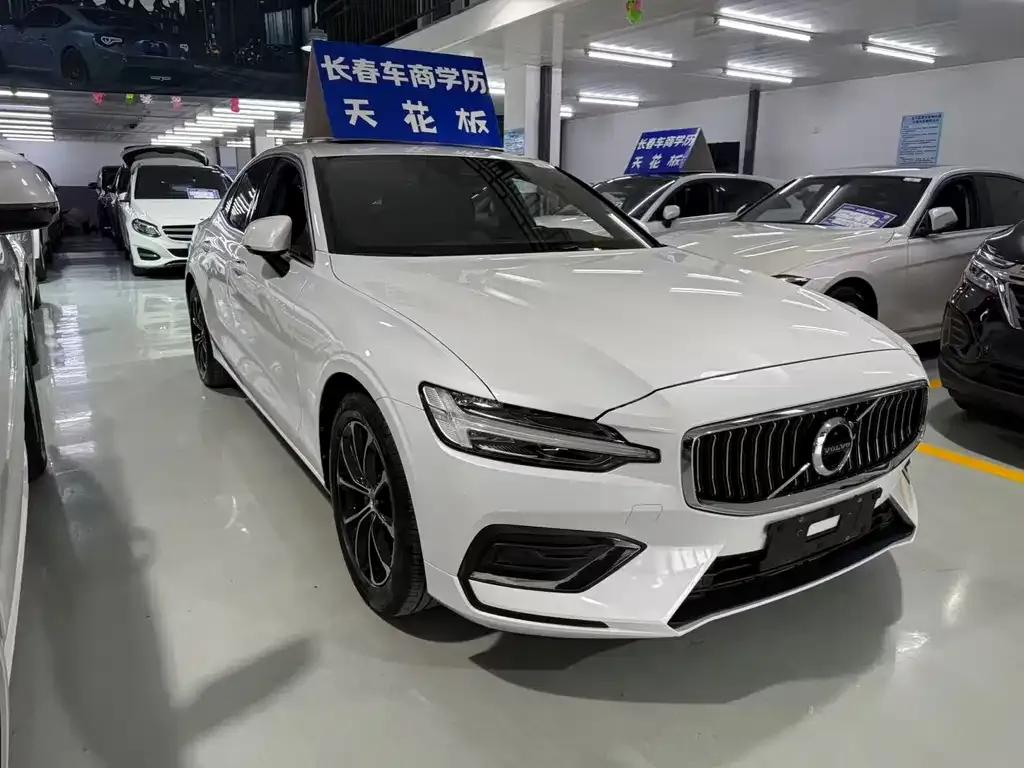 Volvo S60 2021 из CN, фото 2