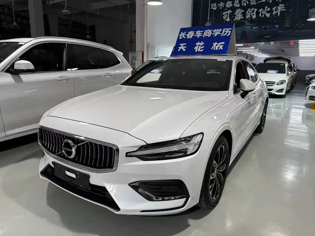 Volvo S60 2021 из CN, фото 3